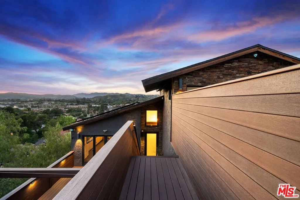 28207 Laura La Plante Drive, Agoura Hills, California 91301 home-pic-68